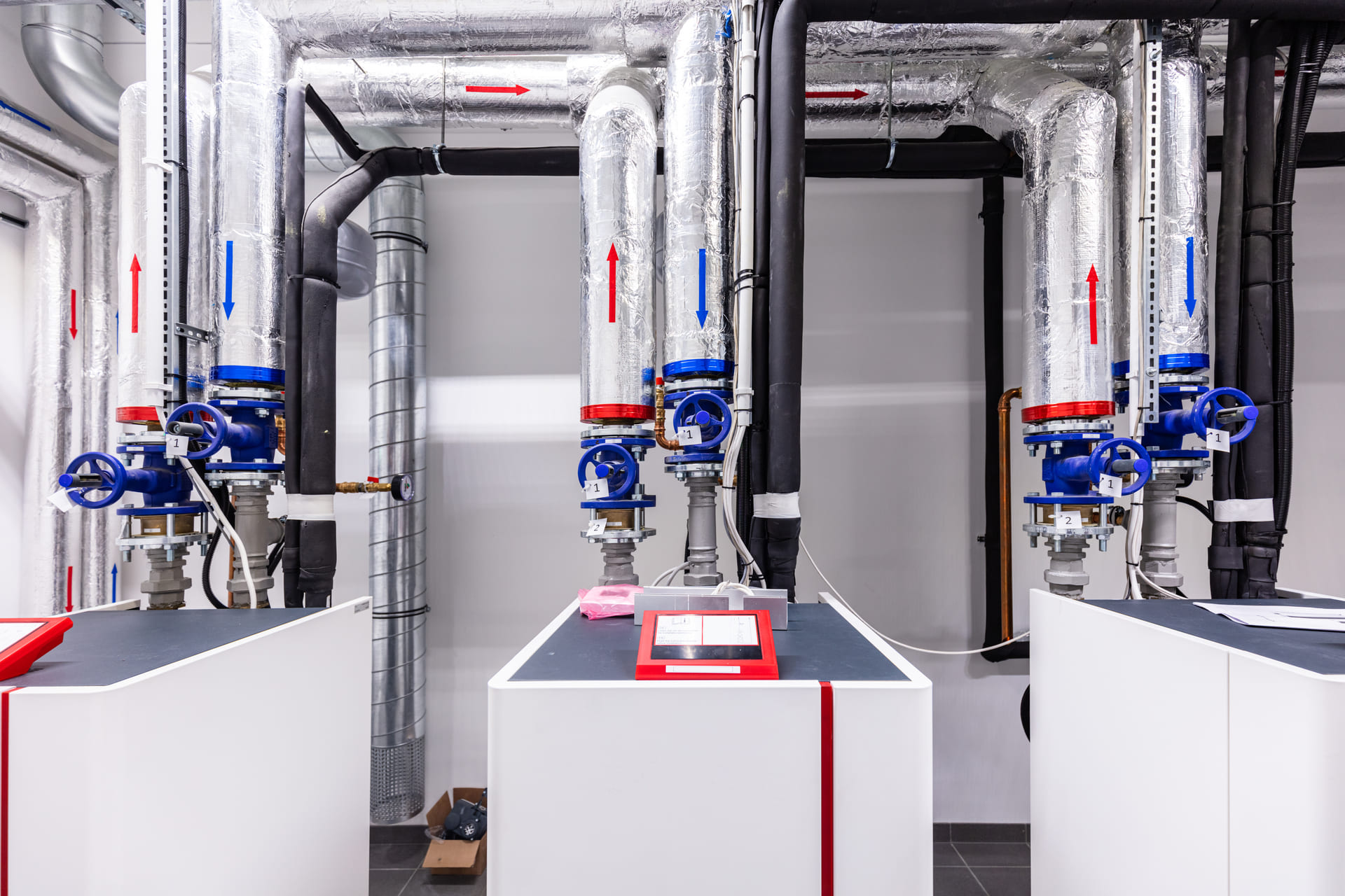 heat-pump-room-in-commercial-building-2026-03-24-22-20-20-utc (1) (1)